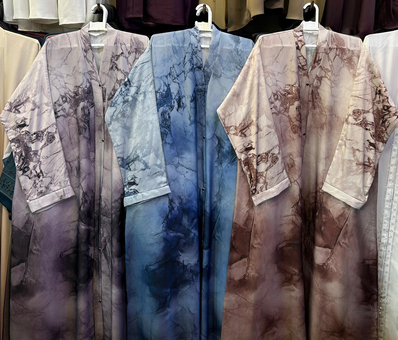 Front 3D Design Silk Crinkle Abaya